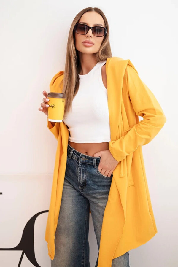 Narzutka z luźnym kapturem musztardowa