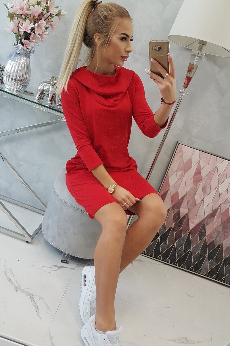 Sukienka z kapturem i kieszeniami czerwona - obrazek 8