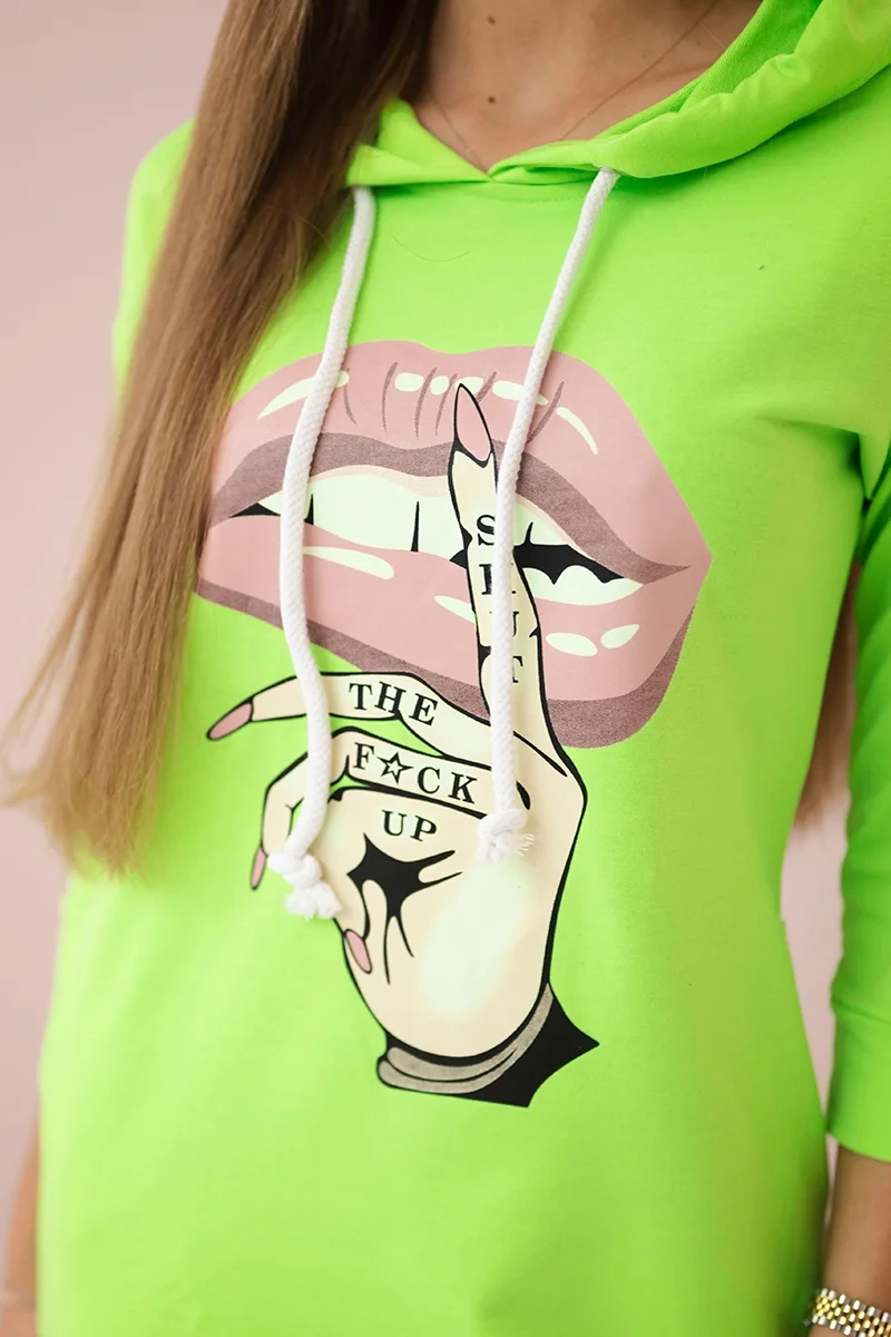 Sukienka z dłuższym tyłem i kolorowym nadrukiem zielony neon - obrazek 4