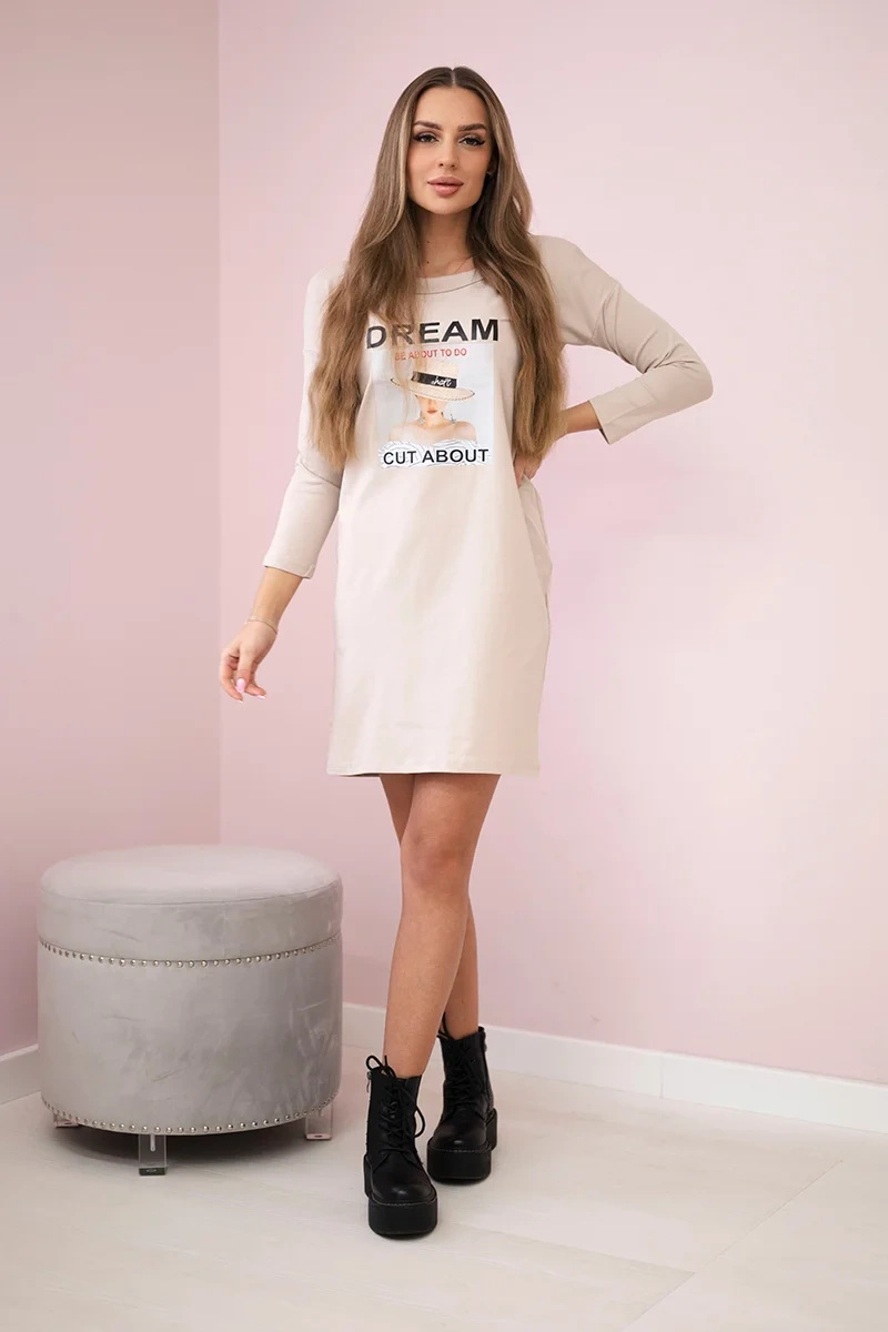 Sukienka z nadrukiem Dream beżowa - obrazek 2