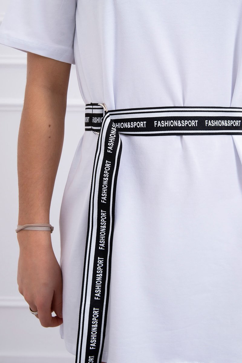 Sukienka z ozdobnym paskiem biała - obrazek 4