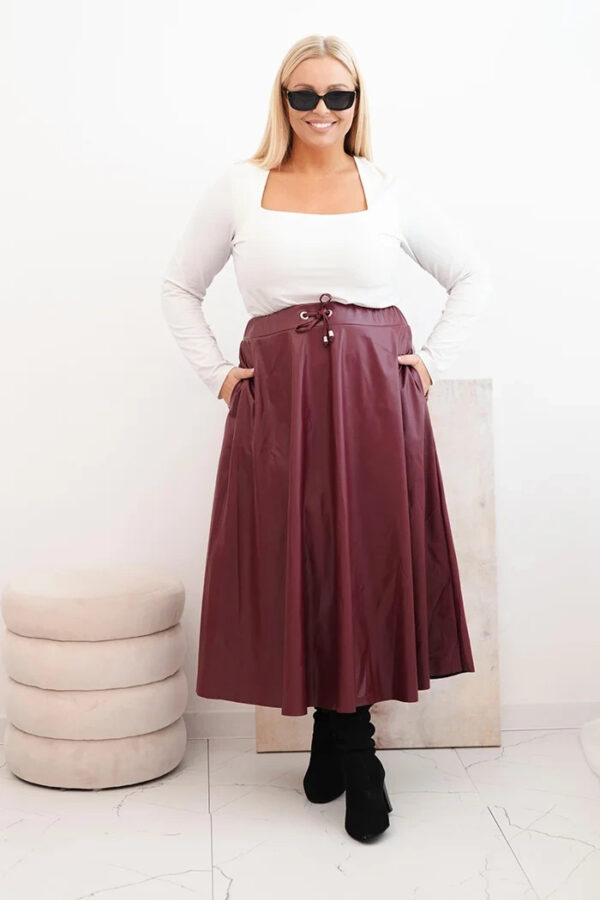 Spódnica damska Plus Size z ekoskóry z gumką i troczkiem w pasie bordowa