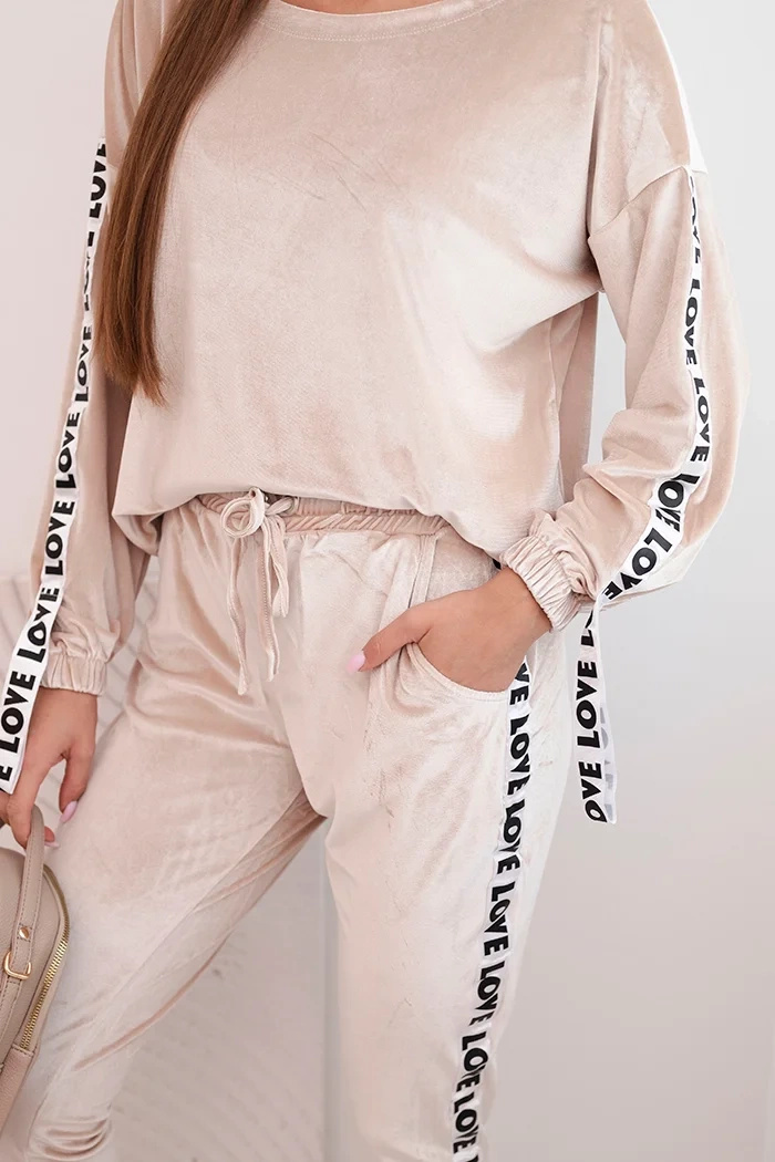 Komplet welurowy Love beżowy - obrazek 4